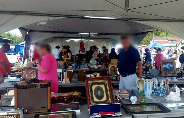 People at Aberfoyle Antique Antiques