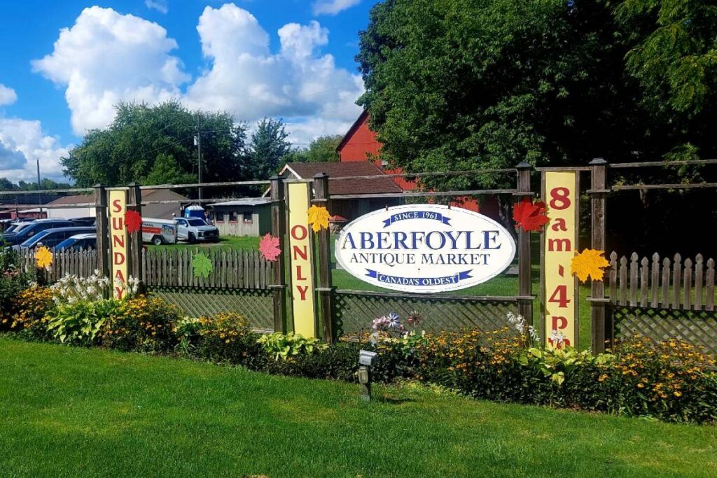 Aberfoyle Market Entrance Road Sign
